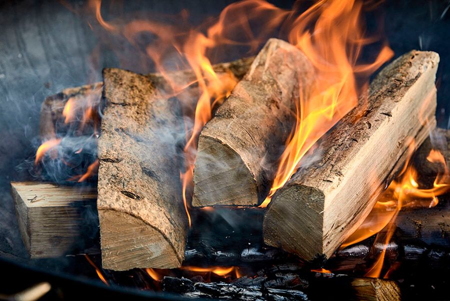 feuer-holz-lagerfeuer.jpg